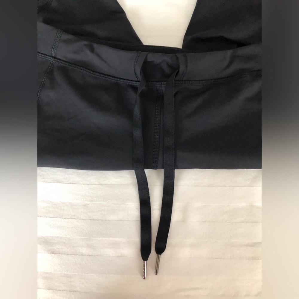 Lululemon Cropped Legging - Picture 7 of 9